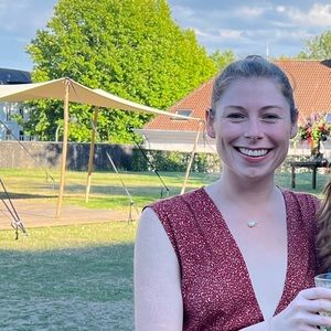 Meet your Posher, Corinne